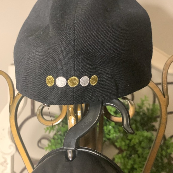 EUC Coogi cap size 7 1/4 58cm - Picture 2 of 4